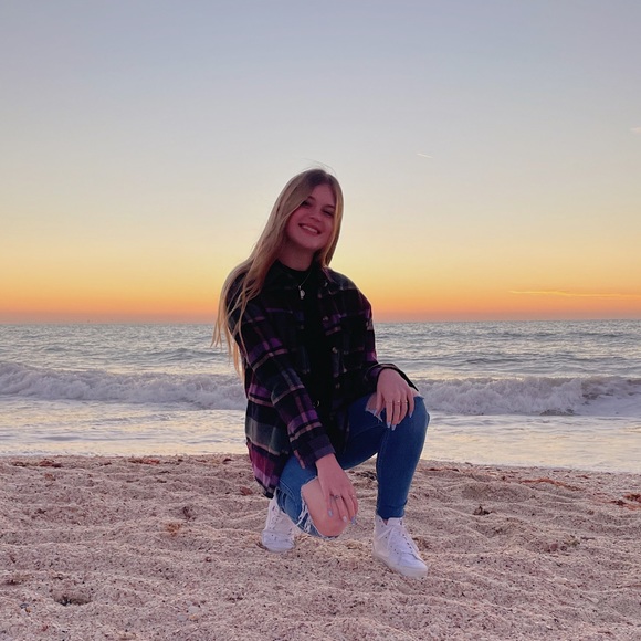 Meet your Posher, Taylor - Picture 1 of 1